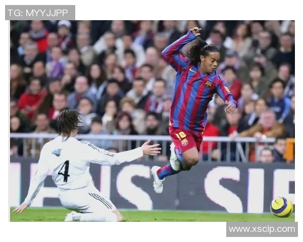 回顾足球传奇瞬间致敬明星球员的精彩瞬间与辉煌成就